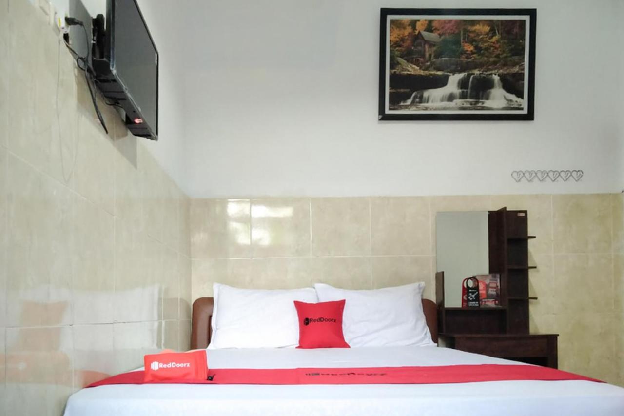 Reddoorz @ Hotel Surabaya Sumenep מראה חיצוני תמונה